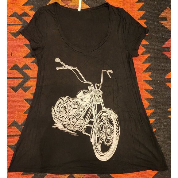 Joshua Tops - Vintage"Joshua" Black Motorcycle Graphic Women's Low V-Neck T-Shirt.  Sz L